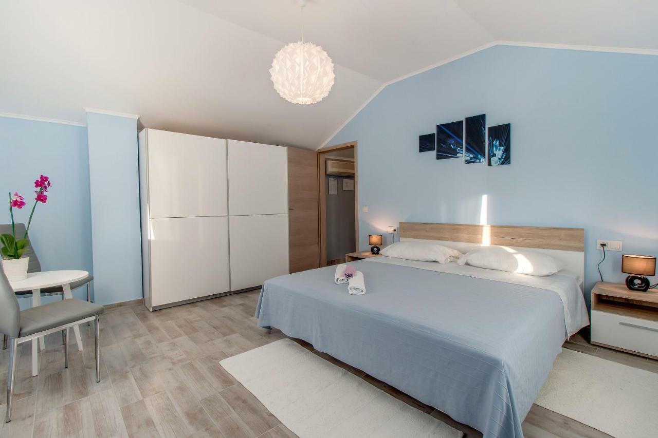 Apartman Leon & Rent A Quad Mali Lošinj Екстериор снимка